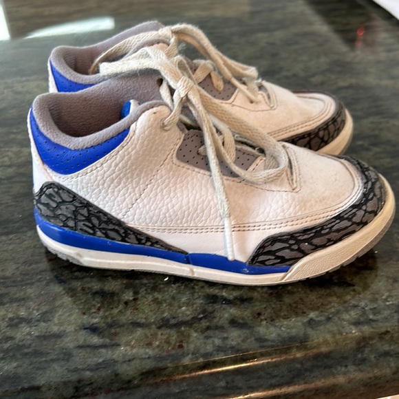 Toddler Jordan size 10C - Picture 2 of 5